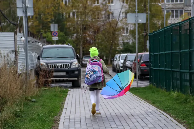 На 10-летнюю девочку из-за ошибки в данных повесили долги на 10 млн